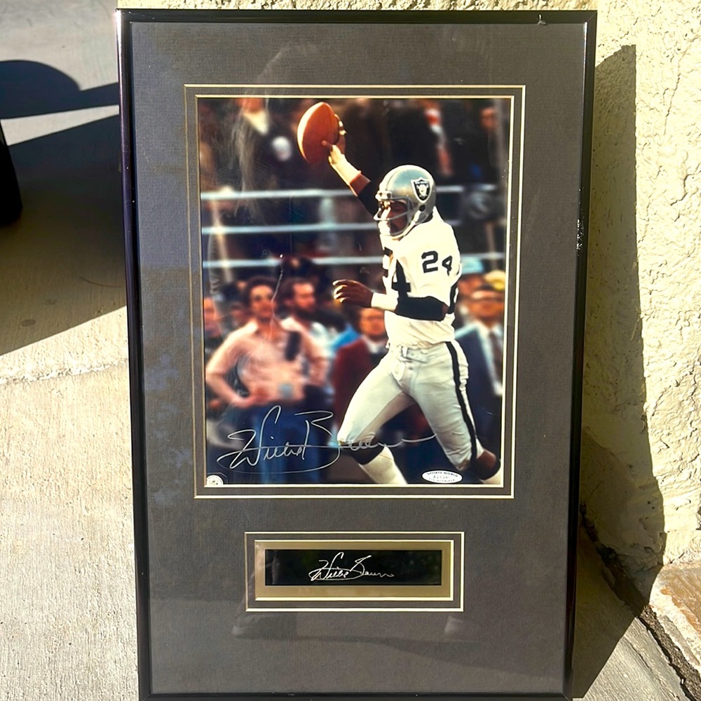 COPY - Willie Brown personally autographed with cert of auth collectable
